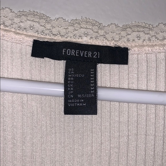 Cream ribbed faux button top with lace - Picture 2 of 2